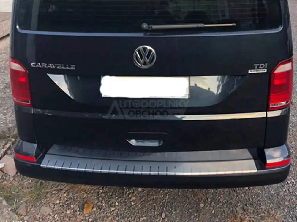 Hit Sezóny Kryt prahu pátých dveří VW T6/T6.1 Transporter 2015-2024 sklápěcí dv. • nerez