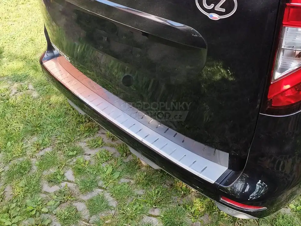 Omezená Nabídka Kryt prahu pátých dveří Renault Kangoo III 2021-2026 • nerez