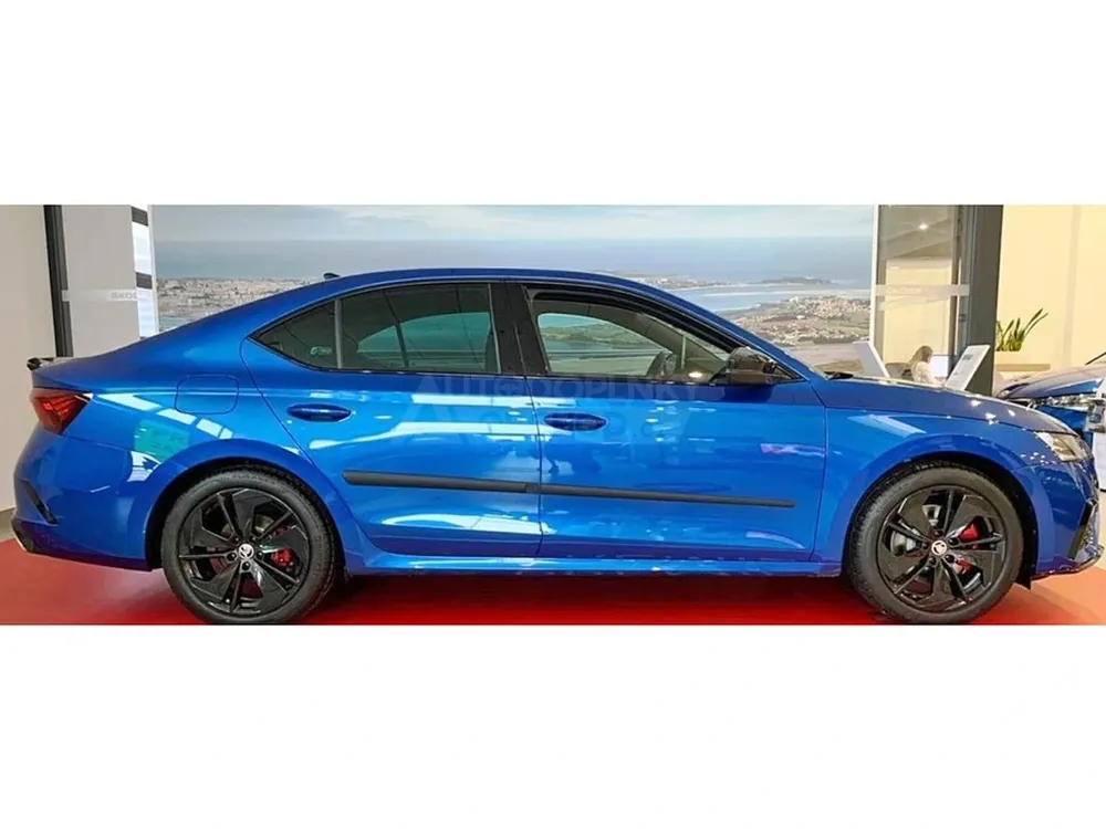 Boční lišty dveří Škoda Octavia IV 2020-2026 Liftback Tovární Cena