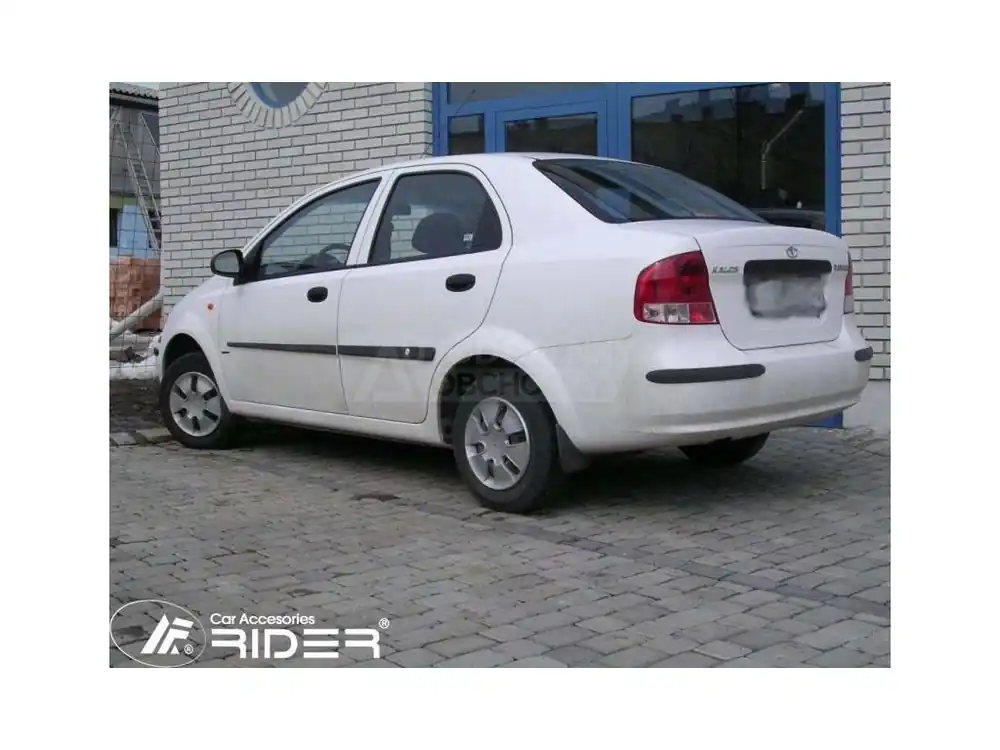Objednat Nyní Boční lišty dveří Daewoo Kalos 2002- Hatchback