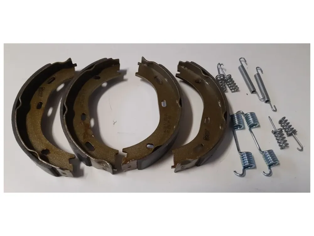 Brzdové čelisti (pakny) ruční brzdy Mercedes W114, W115, C123, S123, W123, W116, W126, C126, R107, C107 Speciální Cena