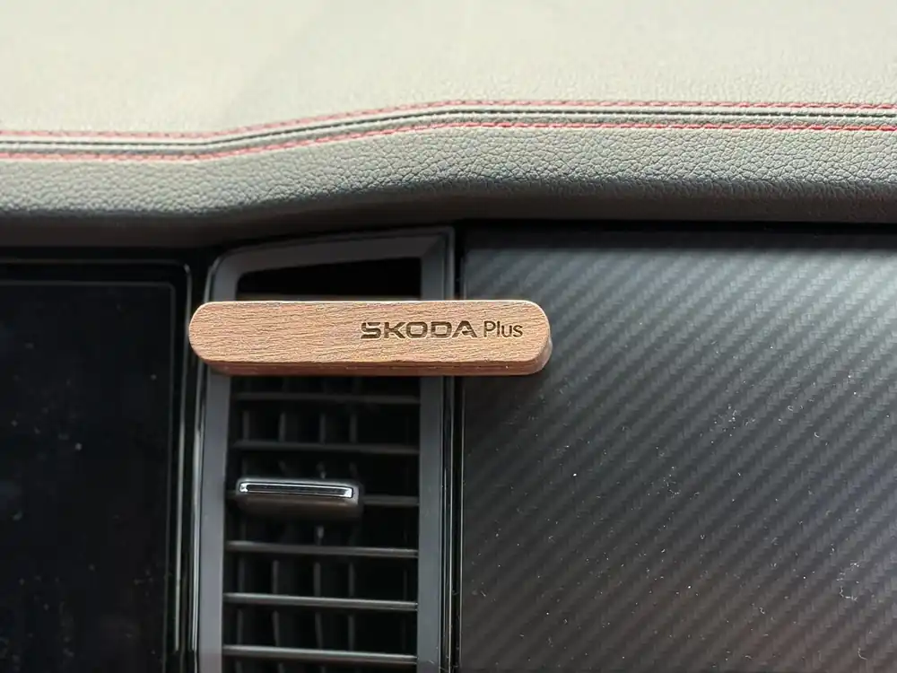 Bezpečná Platba Vůně do auta ŠKODA Plus cypřiš, eukaliptus, pačuli (10 ml) original