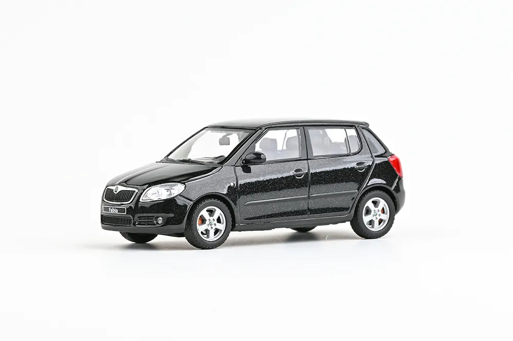 Cenově Výhodný Škoda Fabia II HB (2006) - 1 43 - ABREX - černá magic metalíza