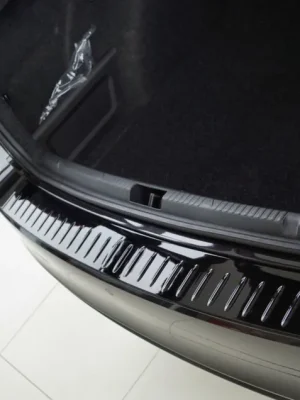 Škoda Rapid-Ochranný kryt zadního nárazníku - glossy black Hit Sezóny