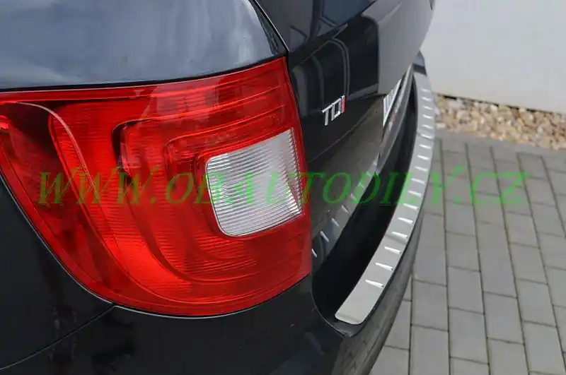 Značkový Škoda Superb II combi-Kryt zadního nárazníku nerez ALU FROST - menší