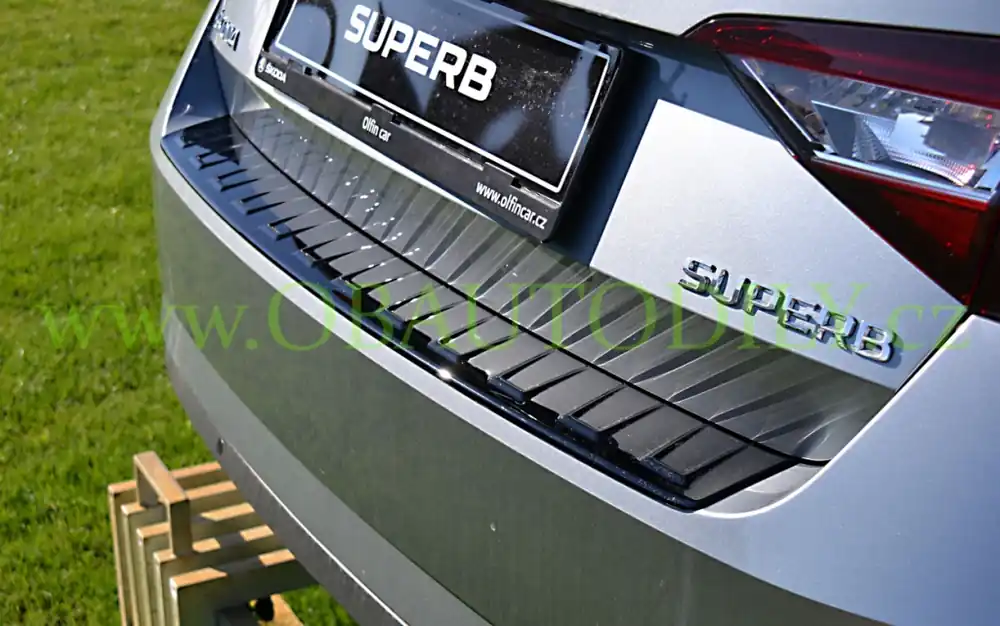 Časově Omezené Škoda Superb III sedan-Kryt zadního nárazníku (design VV) glossy black