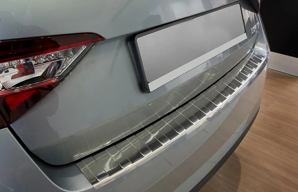 Koupit Online Škoda Superb III sedan-Kryt zadního nárazníku nerez AVISA - broušený matný