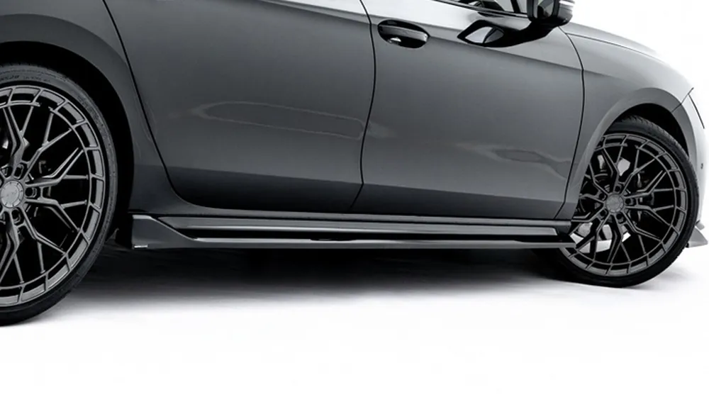 Aktuální Škoda Superb IV SportLine-Boční nástavce prahu Mk4 (černý lesk V2) Maxton