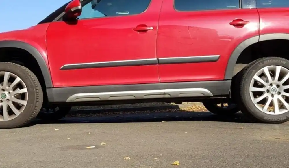 Nejlepší Volba Škoda Yeti-Boční prahové nástavce OFF-ROAD - stříbrné